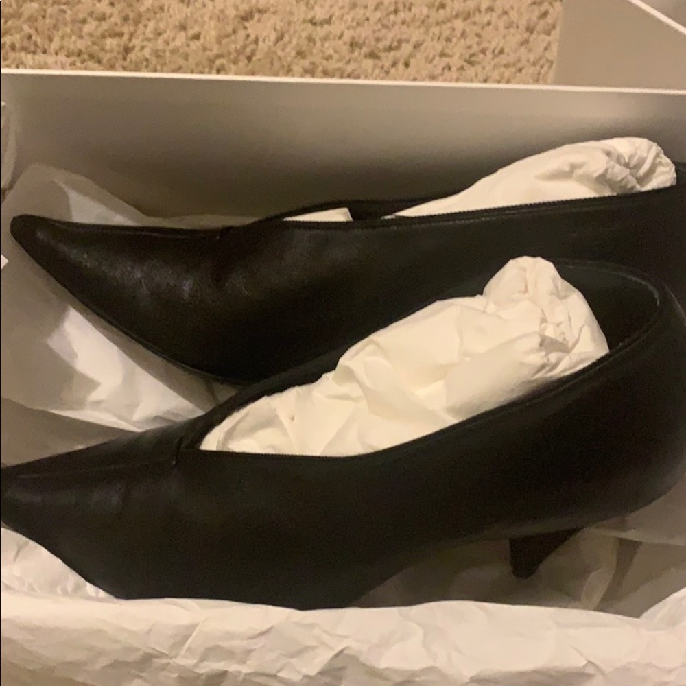 Celine Soft V Neck Nappa Pump 70